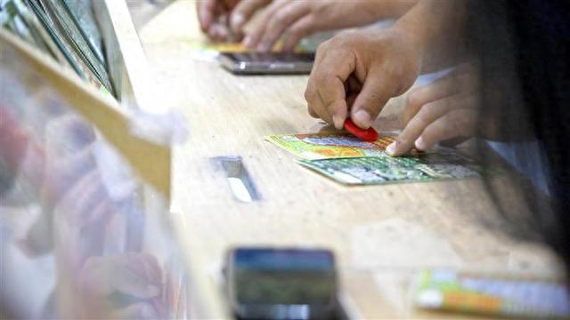 “刮刮乐”是怎样印出来的？记者走进生产车间一探究竟