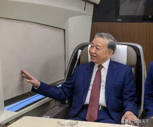 苏林坐高铁去雄安新区，他凭栏眺望明珠湖，白洋淀是鱼米之乡