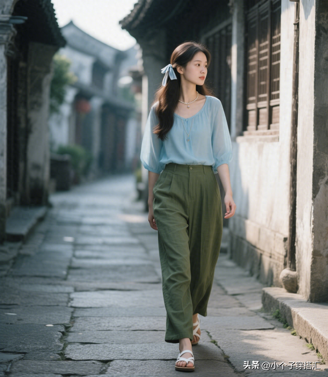 军绿色裤子可以搭配这些颜色的鞋子（军绿色的裤子配什么颜色的上衣好看）