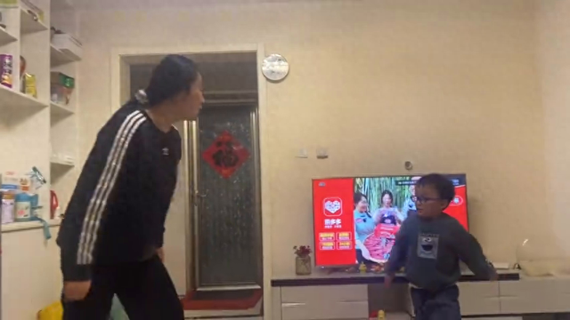 奥特曼吃饭打怪兽（奥特曼打怪兽）