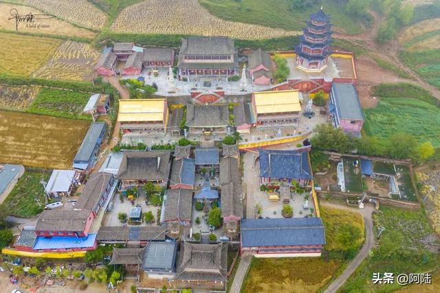 沙尔湾的历史悠久，村口大光明寺令人惊艳，竟是青海汉传佛教之首