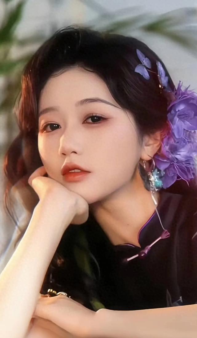 短剧真女神出现了，比岳雨婷长得甜，比郭宇欣还漂亮，网友：认识