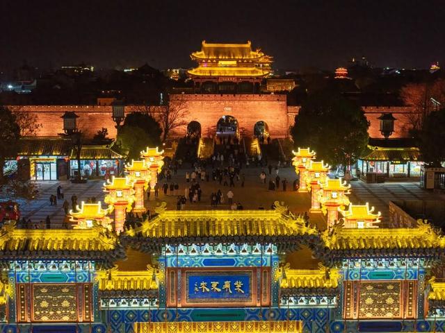 错峰游园正当时，灯火阑珊到元宵 | 在台儿庄古城许你一场从容相遇！