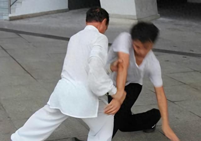 太极拳大师都严守的秘密：立身中正，远离歪斜姿势的修炼真谛