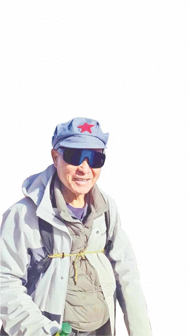 74岁香港大爷徒步6036公里：重走长征路，我此生无憾