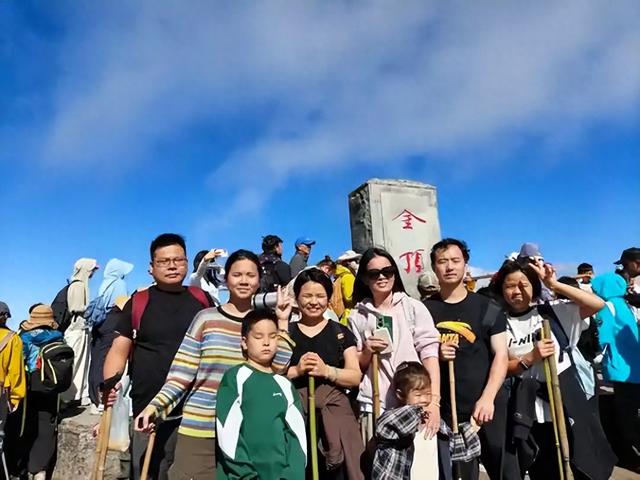 武功山、腾格里火了！徒步的诗与远方，要带“安全”走