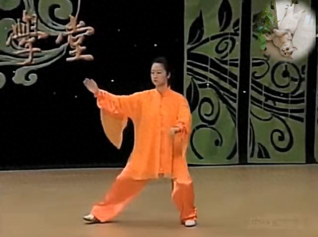 四十八式太极拳第九式肘底捶，通关节、强腰肾，提升身体协调性