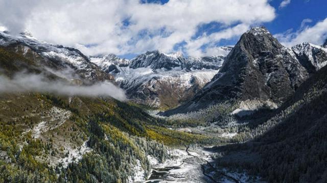 赏秋正当时！在四姑娘山，邂逅“触得到”的川西诗行