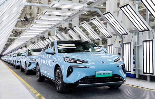 为啥中国电车满街窜，国外却死抱着油车？3个大实话给你整明白！