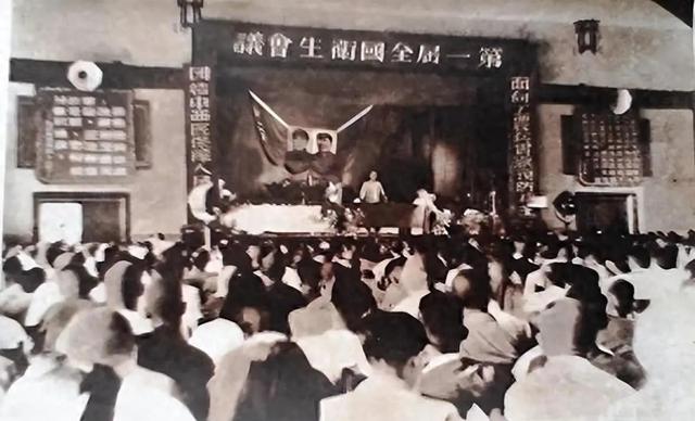 建国初，毛主席听闻卫生部要废除中医，当即决定免掉2个人的职务