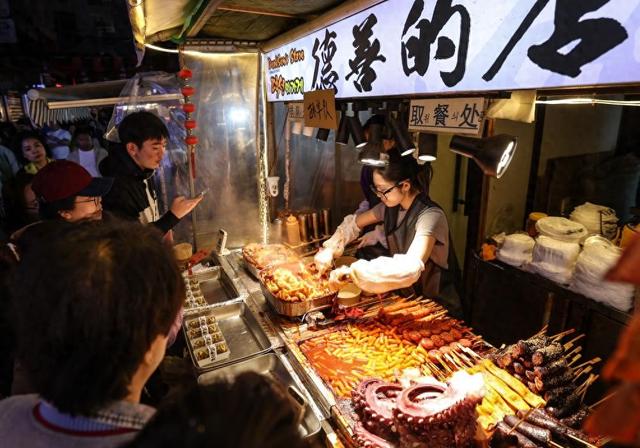从烟火小摊到文化地标 夜经济提升沈阳文旅吸引力