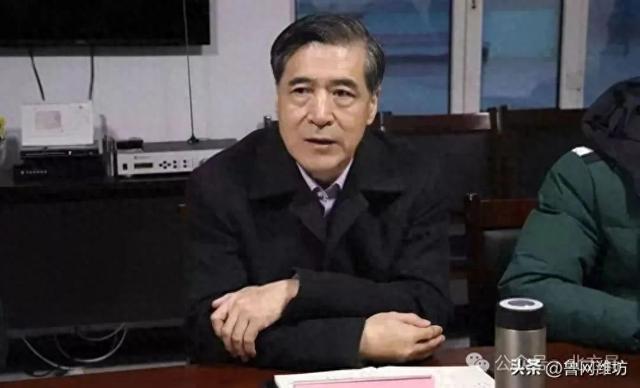 结交政治骗子，大搞权色、权钱交易！中共中央批准，开除王中和党籍！