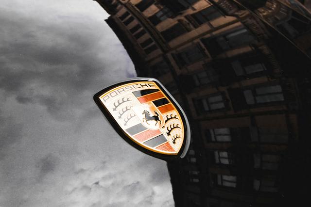 200座尊享站突然归零，保时捷“不玩了”是认怂还是高明？