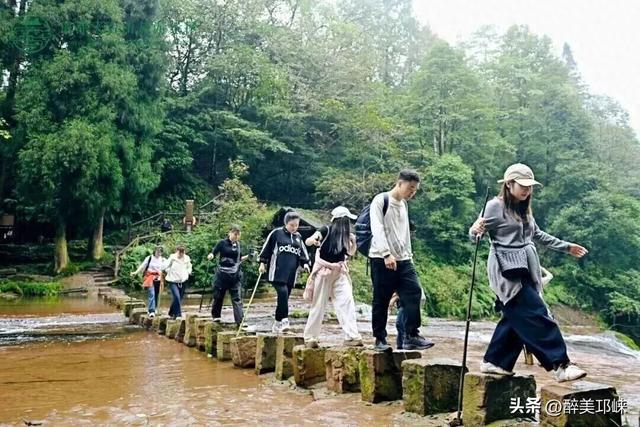 崃户外丨邛崃这条用原木碎石铺成的徒步线，藏着南丝路的秘密