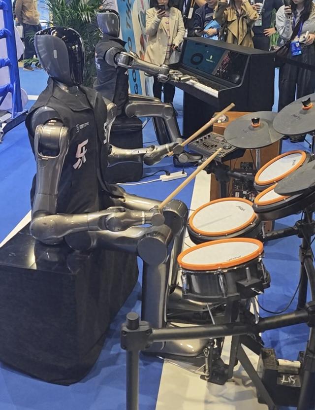 2025年“互联网之光”博览会开幕，汇集千余项人工智能产品