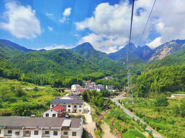 安徽潜山：天柱山上很反常