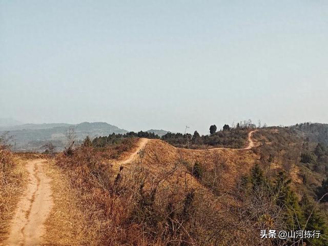 成都徒步｜金堂枯井垭环线：9.5公里山脊秘境，比老牛坡更出片！