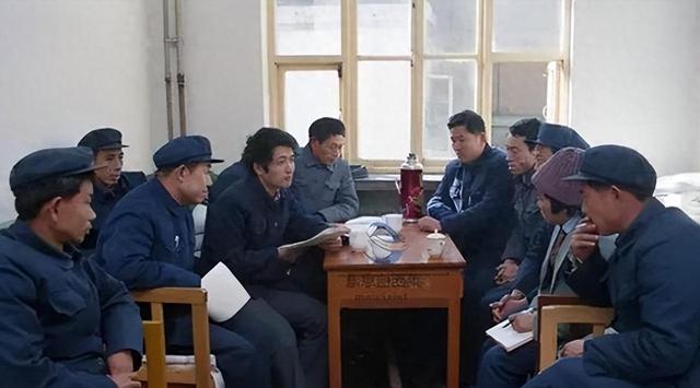 我退伍后在小学当保安，学校缺老师被请去顶课，多年后我成了校长