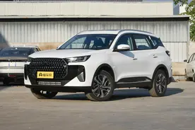 新车｜售价9.99万元起，新前脸/增8AT，2025款奇瑞瑞虎7 PLUS上市图片