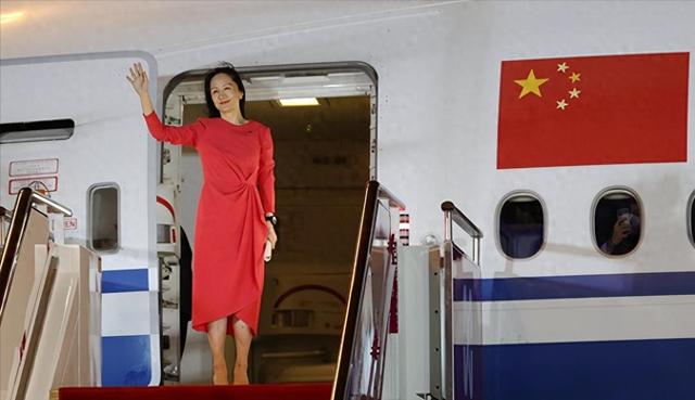 背刺中国，出卖孟晚舟的真凶被挖出来后，如今遭到了哪些报应