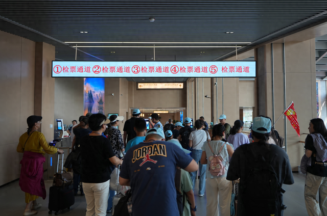 152.84万人！这样的庐山值得点赞！