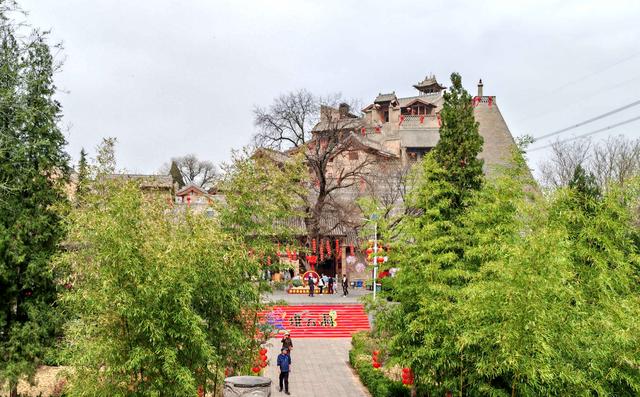 房上建房，院中寻院——夏县堆云洞