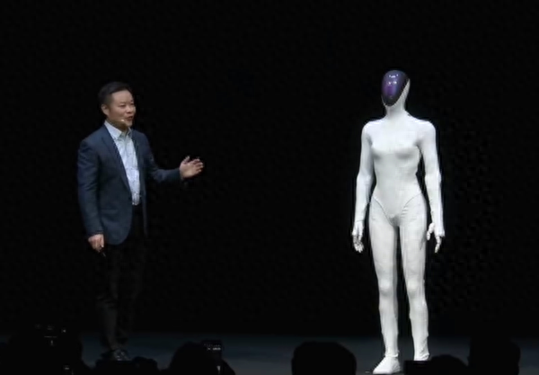 获得对手认可！马斯克点赞何小鹏“自证”IRON身份视频