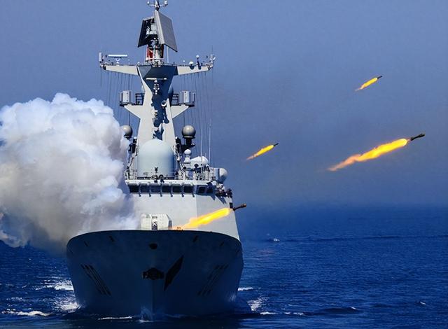 中方要求升级，中国驻日大使发最后通牒，两大官媒同步亮剑，高市早苗涉台挑衅，道歉也难挽局面？