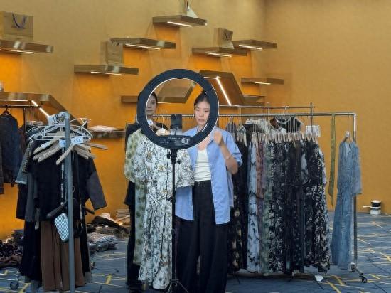 活力中国调研行｜湖北天门：上万“服二代”，电商卖全球
