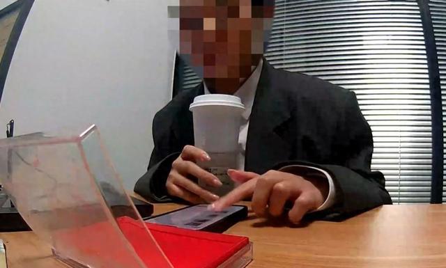 怎么用脸部解锁手机（手机上的这个功能请知晓海宁牛女士的教训很惨痛）