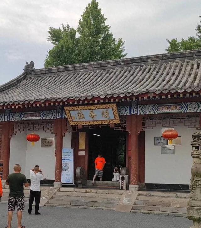 荆州老南门广场，围起来干啥？