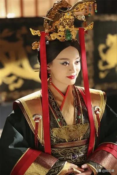 怎么托举儿子，看看秦朝两个太后