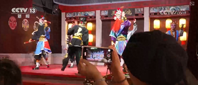 体育搭台、文化唱戏，焕新颜！“中华战舞”引客来 古城旅游经济热力十足