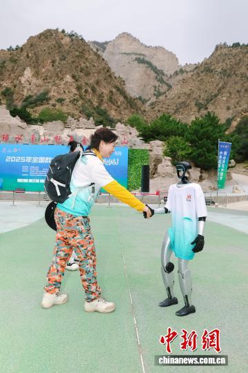 全国群众登山健身大会（银川站）成功举办