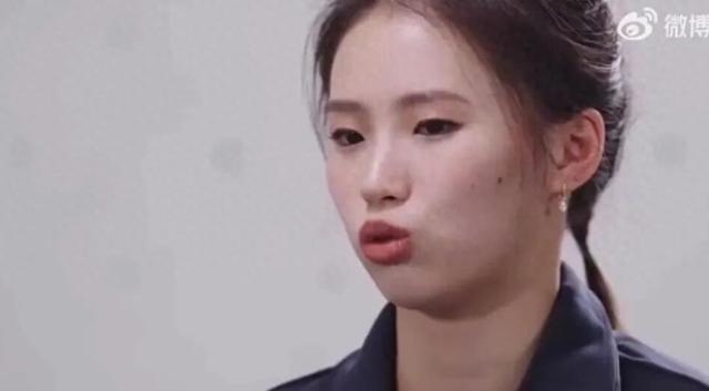 陈芋汐含泪称决赛前夜收到“威胁短信”，谈与全红婵关系：我们的友情不会被舆论左右