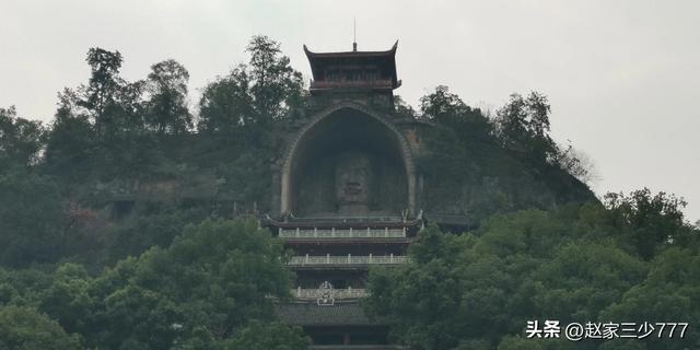 🏞旅途中的美景--荣县大佛