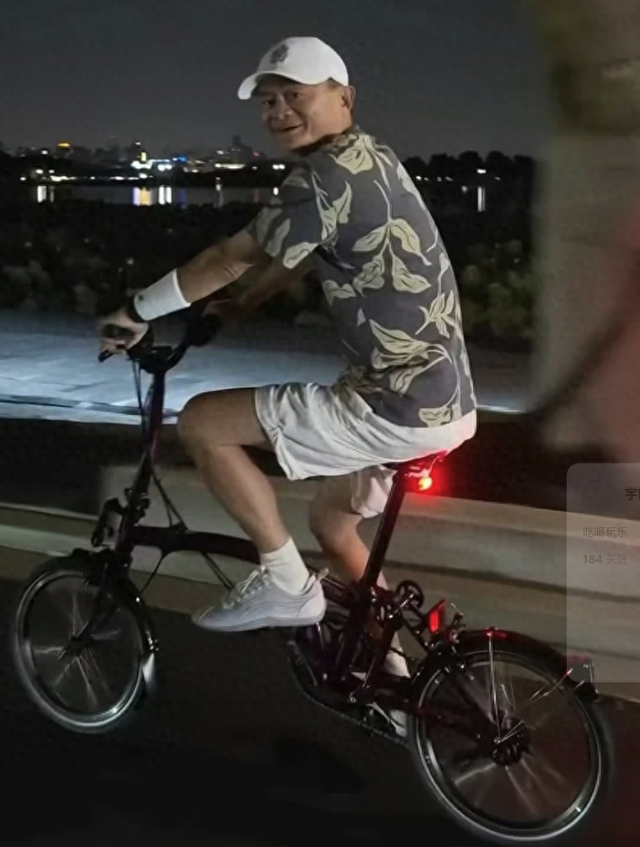 马云西湖夜骑！外卖大战进入“最后时刻”……