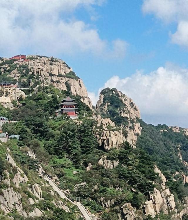 我是杭州人，在山东泰山待一天，憋不住想说说我的感受。