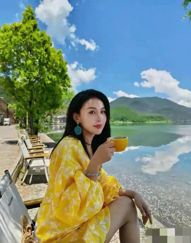 她如果不是私生活太混乱，她现在估计不输杨幂、白露	、高圆圆