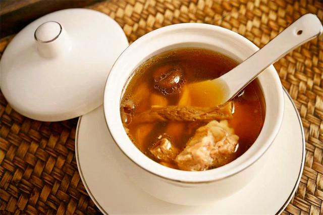 花胶瑶柱瘦肉汤冬菇汤 2026年花胶瘦肉瑶柱汤功效