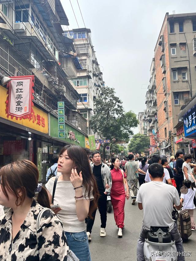 暑假的南昌大士院，热闹非凡