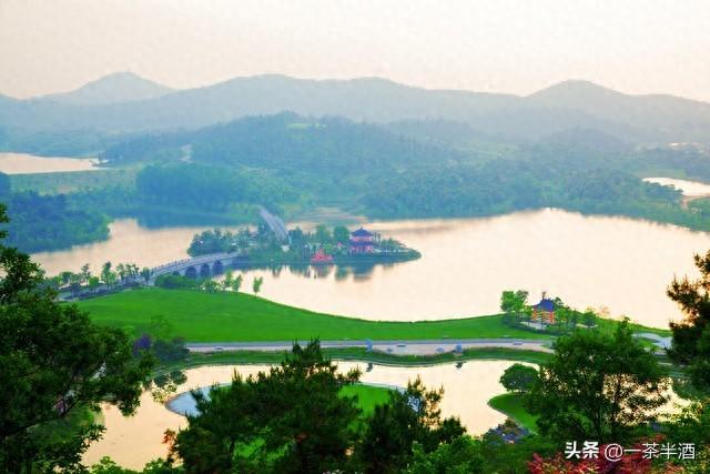 南京市全部区域内免费自驾车停车露营地，主要好玩景点及特色美食