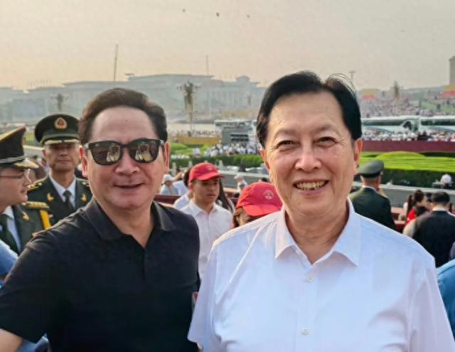 唐国强担心的事发生了！同现身观礼阅兵，却遭评论痛批不如刘劲？
