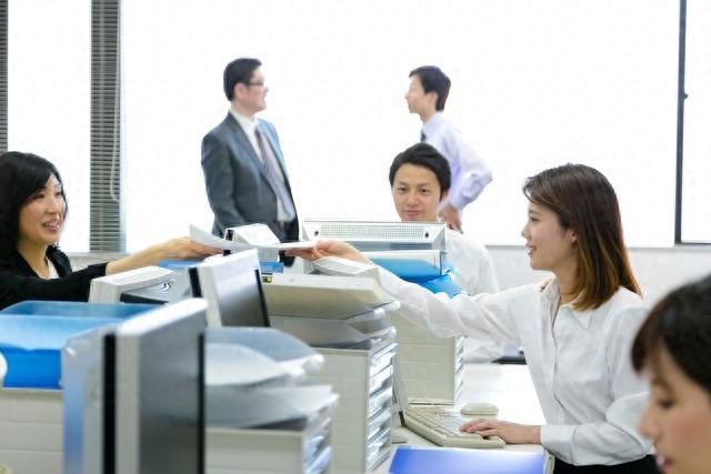 工作其实也就是各取所需罢了