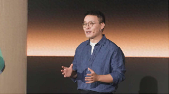 真我徐起：AI尚未带来手机格局颠覆性变化，差异化的产品才能推动换机潮