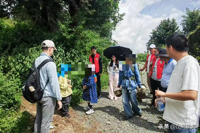 云南大理已劝返违规进苍山采菌及徒步人员820人
