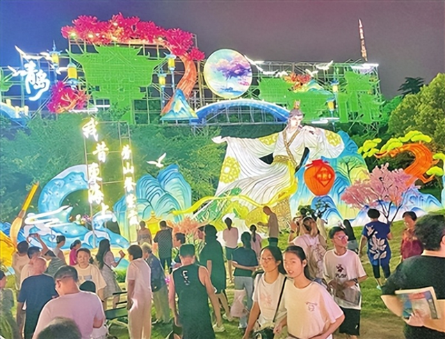 “青岛之夏”艺术灯会将于8月22日开启萤火虫亲子游园会 现场10000只萤火虫免费发放
