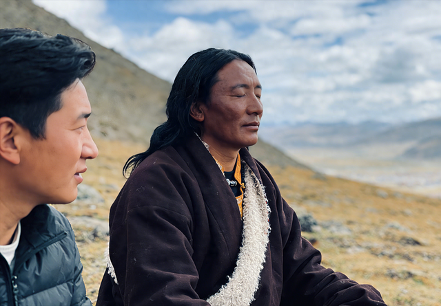 西藏哲蚌寺偶遇神秘人，揭示这个世界的本质是什么？很颠覆的答案