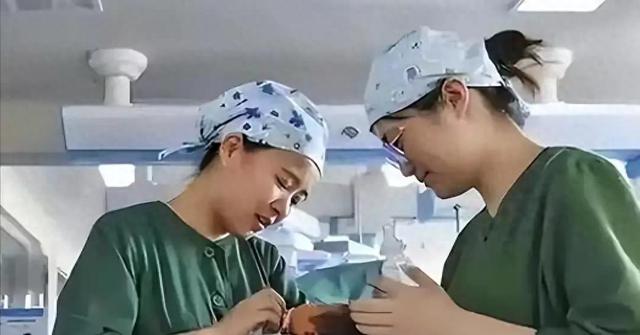 中国将迎人口死亡高峰！22年1041万，23年1100万，去年死亡多少？