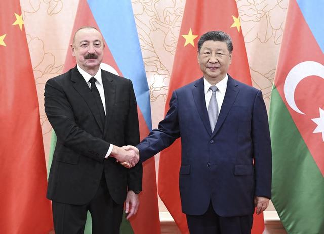 上合组织天津峰会丨习近平会见阿塞拜疆总统阿利耶夫